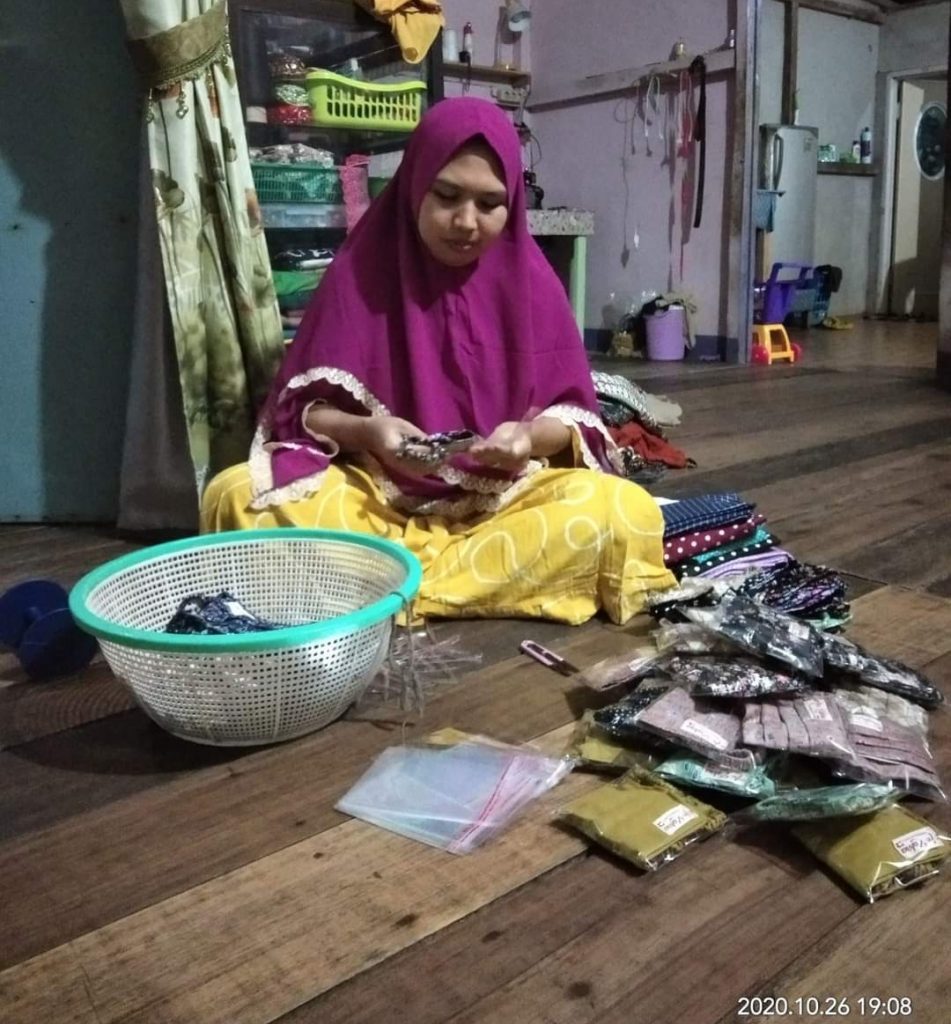Kisah Sukses: Perempuan Muda Borneo Memanfaatkan Program Perluasan Ekonomi